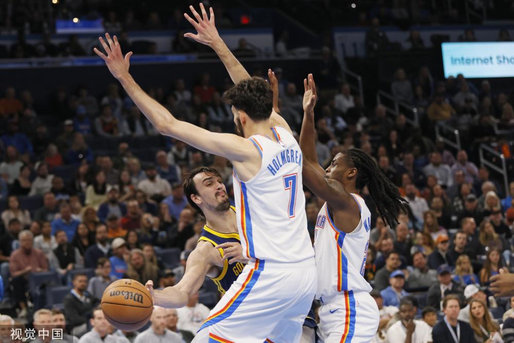 与他年龄的 与他年龄的