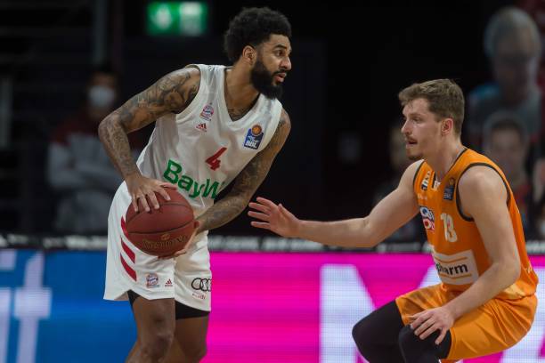 球场表现 球场表现