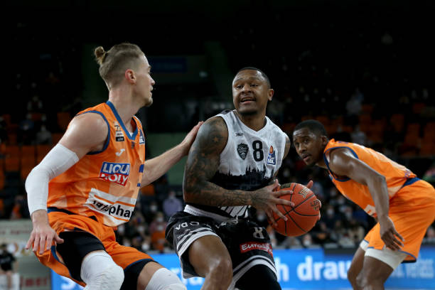 高位策应 高位策应